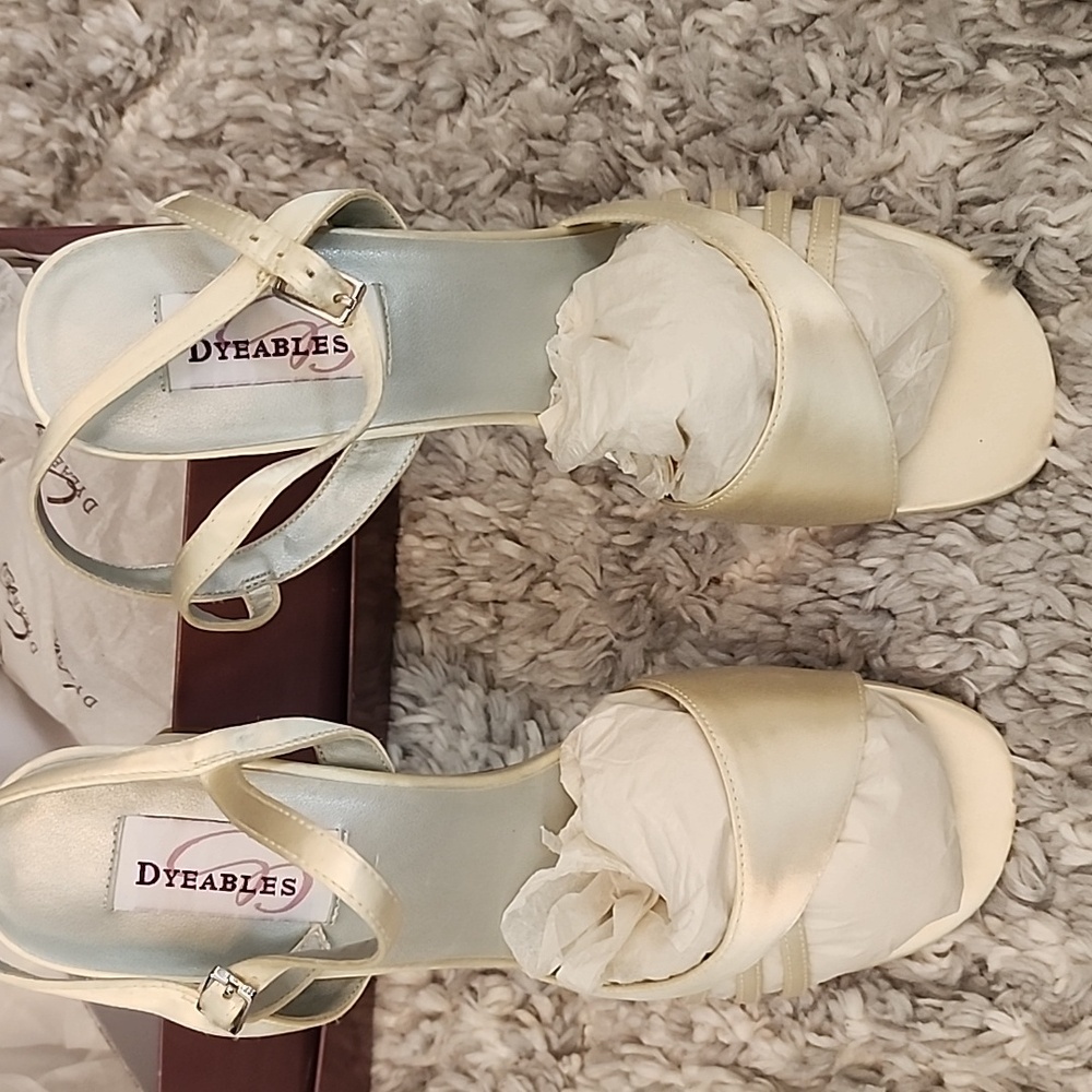 Women's dress shoes 9.0